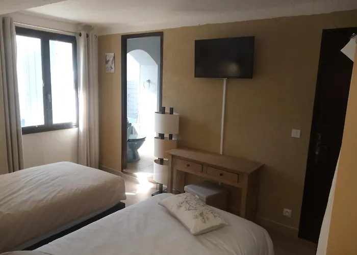 Bed & Breakfast D'hotes L'amphitryon 5 3*