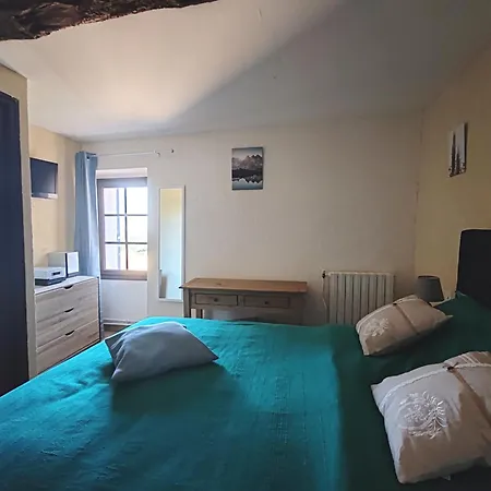 D'hotes L'amphitryon 5 Bed & Breakfast