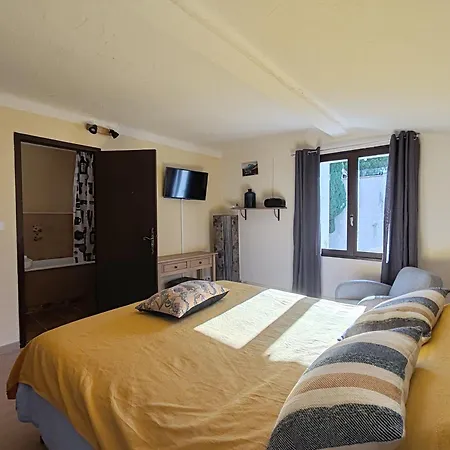 Bed & Breakfast D'hotes L'amphitryon 5 3*