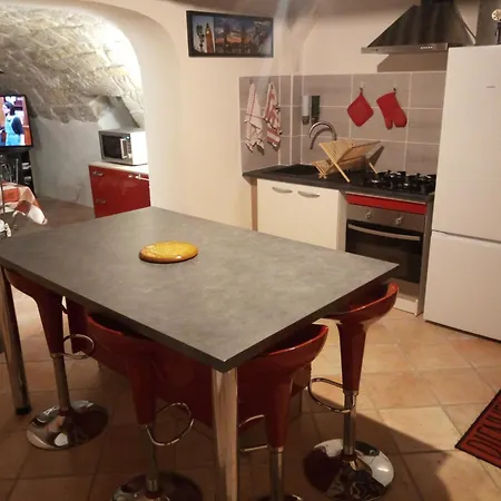 Bed & Breakfast D'hotes L'amphitryon 5