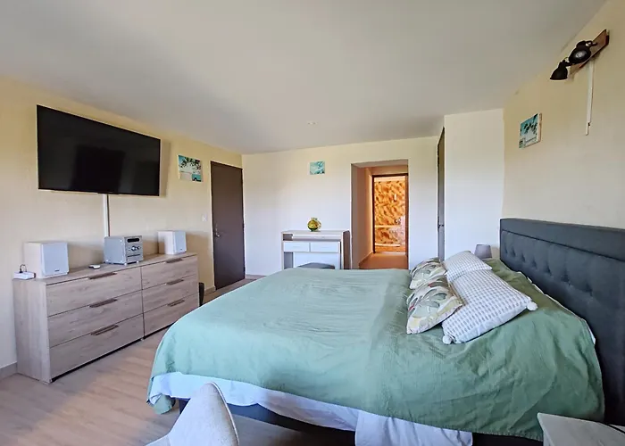 Bed & Breakfast D'hotes L'amphitryon 5 3*