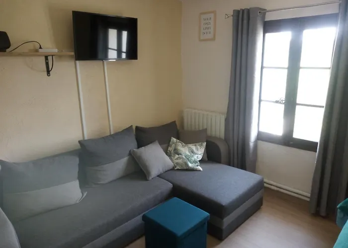 D'hotes L'amphitryon 5 Bed & Breakfast 3*