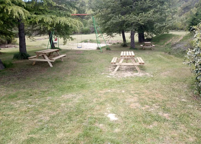 D'hotes L'amphitryon 5 Bed & Breakfast 3*