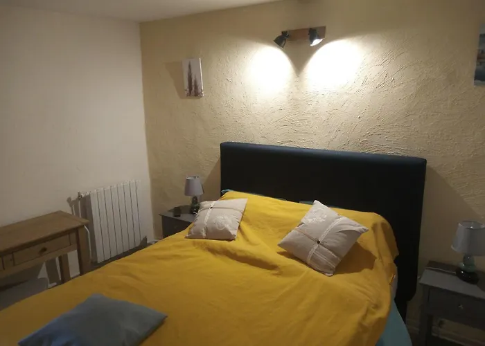 Bed & Breakfast D'hotes L'amphitryon 5 3*